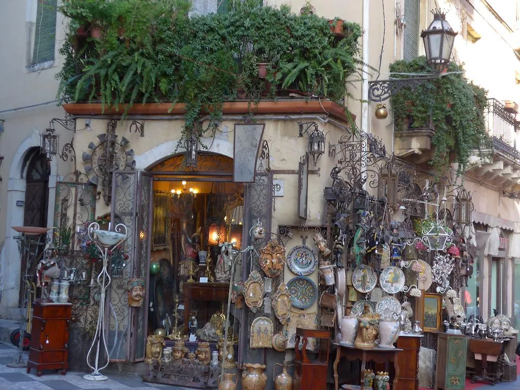 B&B Miroca SantʼAlessio Siculo 0*,  이탈리아