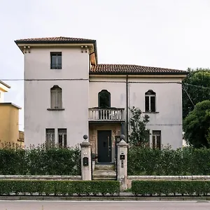 https://campana-suites.hotelinveneto.com